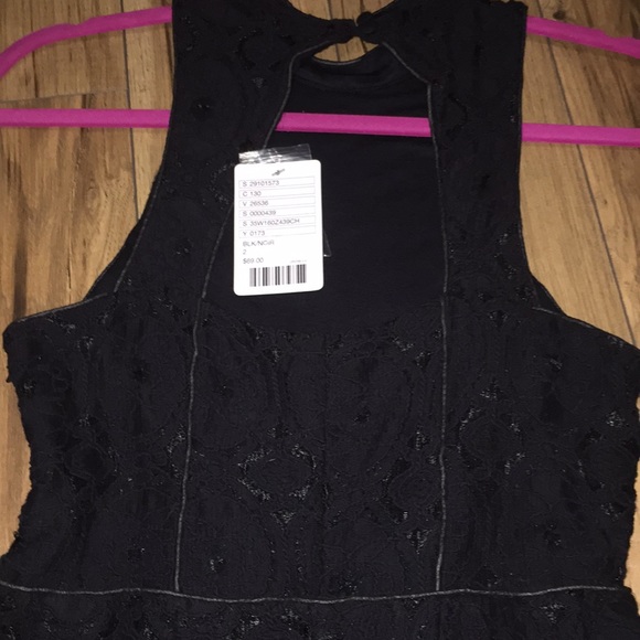 Kimchi Blue Jackie High-Neck Lace Dress Black NWT - Picture 7 of 7